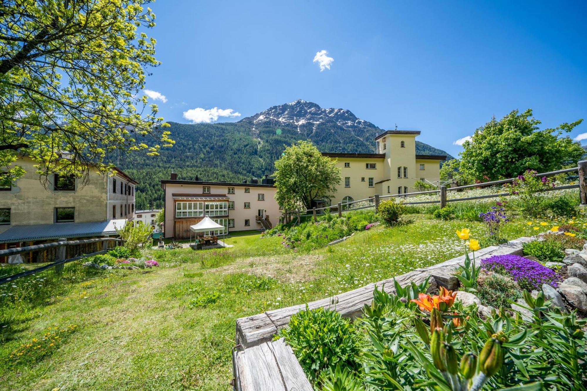 Chasa Plazza Gronda Apartamento Lavin Exterior foto